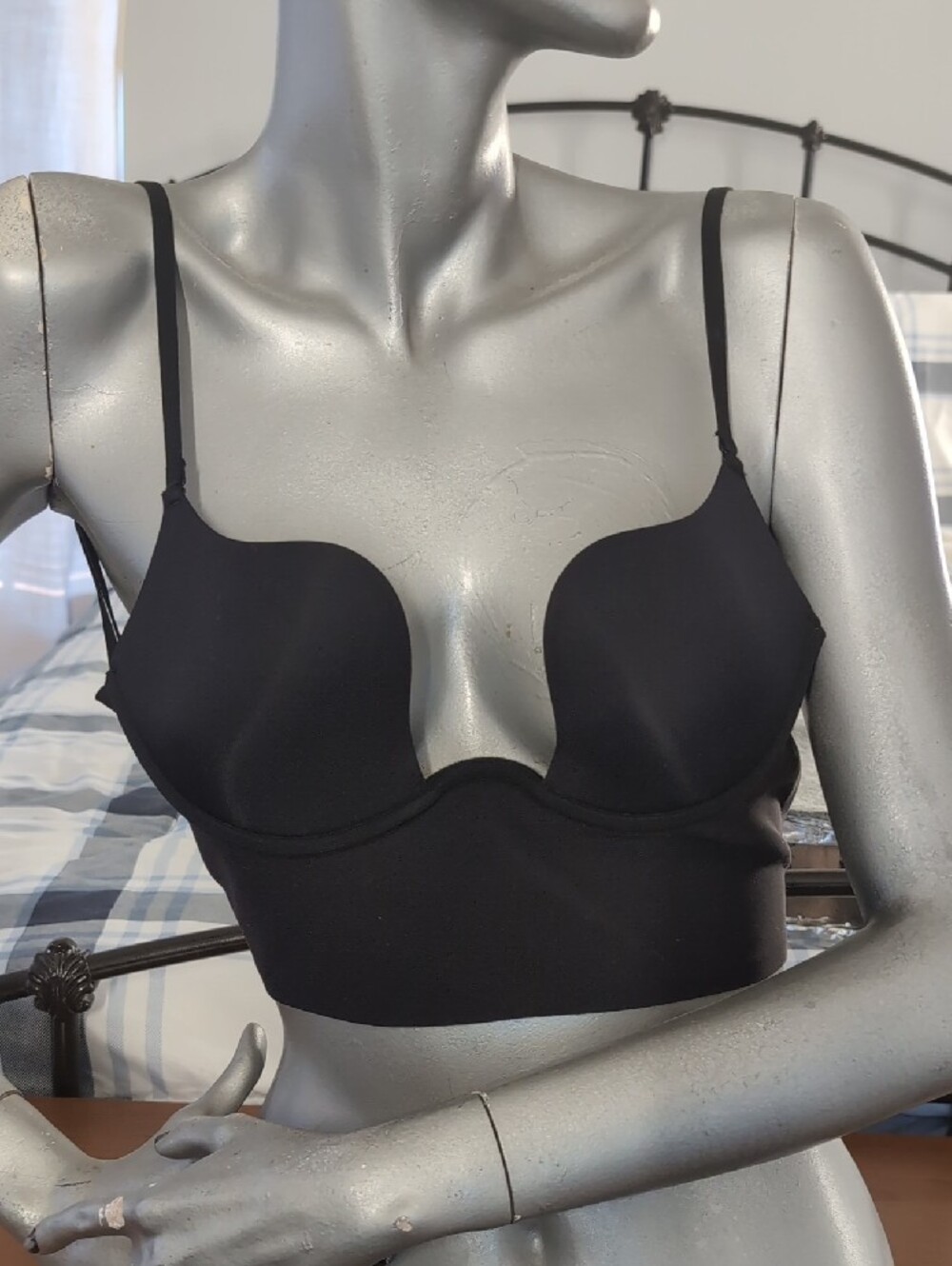 Seamless Black Everyday T-Shirt Bra with Light Support